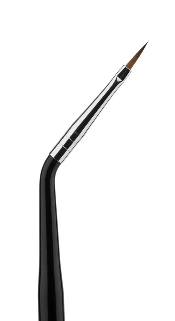 The Bent-Tip Liner Brush